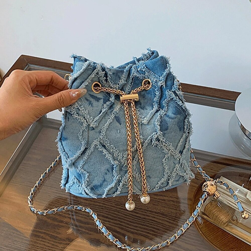 Blue Diamond Lattice Women's One-Shoulder Bucket Bag With Metal Drawstring